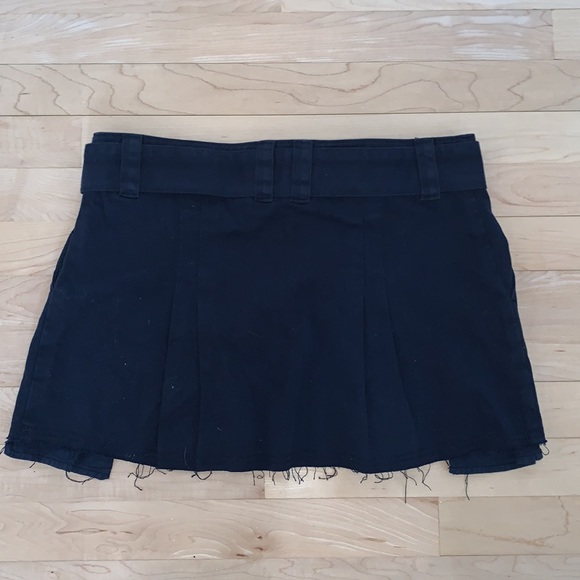 Garage navy pleated mini skirt with belt - size XS - Picture 2 of 3
